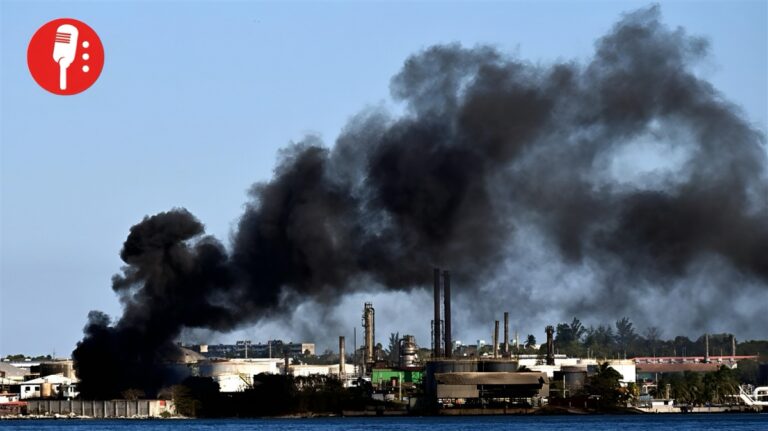 Incendio en la refinería Ñico López de La Habana