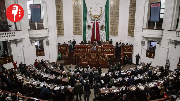 Congreso de CDMX llama a Rojo de la Vega a mejorar sus habilidades en negociación