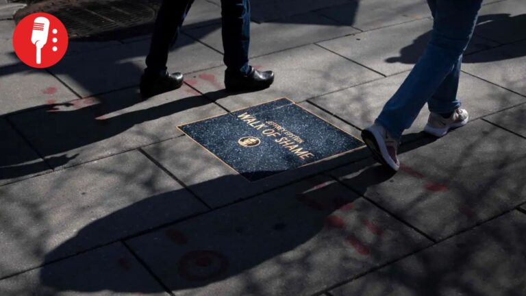 Instalan el “Paseo de la Vergüenza” de Jeffrey Epstein cerca de la Casa Blanca