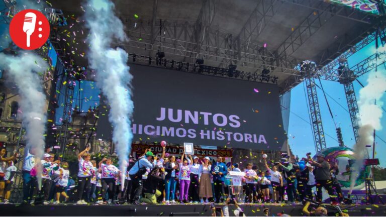 CDMX rompe Récord Guinness con la clase de futbol más grande del mundo en el Zócalo