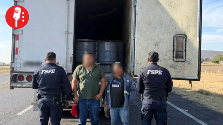 Decomisan tráiler con casi 18 mil litros de precursores químicos en Salamanca, Gto