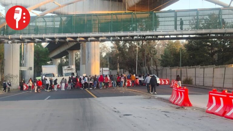 Vecinos de Xochimilco bloquean la México-Cuernavaca; exigen agua potable
