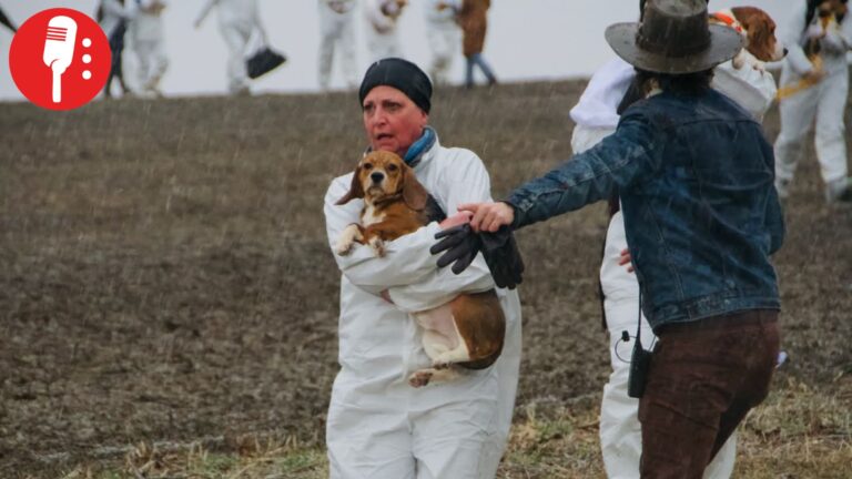 Detienen a activistas, entre ellos Alexandra Paul, por irrumpir en criadero de beagles destinados a investigación