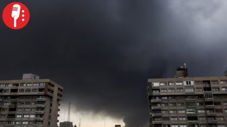 La nube tóxica que cubrió Teherán tras bombardeo a instalaciones petroleras