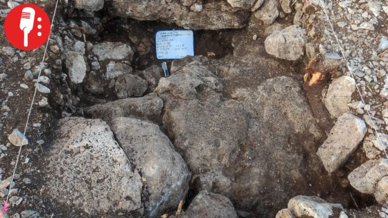 Descubren depósito ritual maya del periodo Preclásico en Yucatán