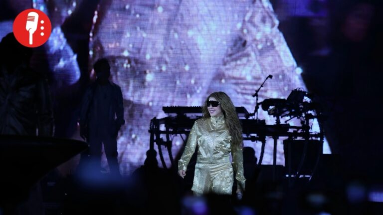Shakira llena el Zócalo en un emocionante concierto gratuito