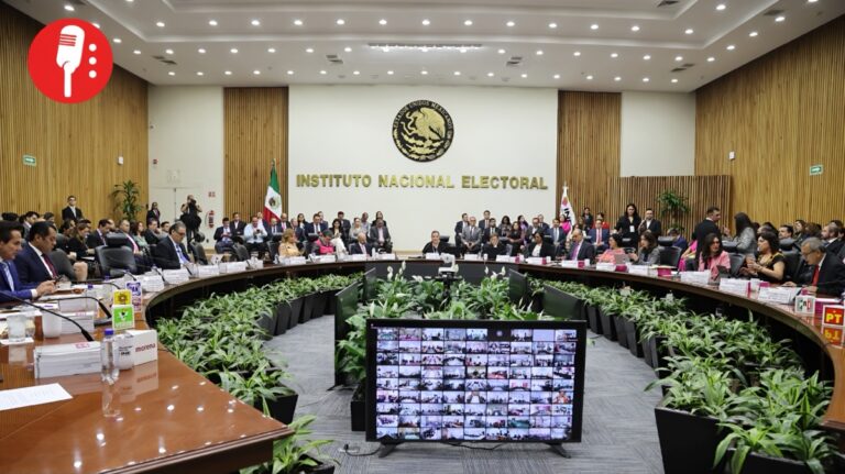Funcionarios del INE ganan más que la presidenta