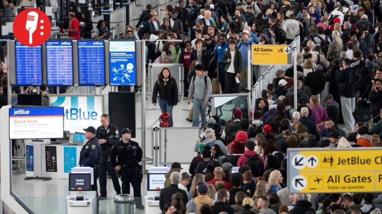 Trump despliega agentes de ICE en aeropuertos