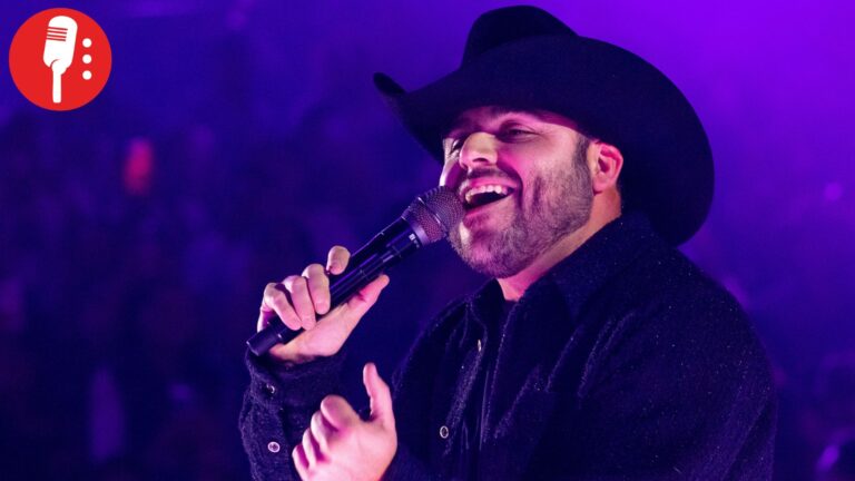 Gerardo Ortiz desata la euforia en el Palenque de la Feria de Puebla