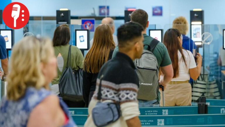Cancún moderniza control migratorio con e-gates y refuerza ingreso de turistas