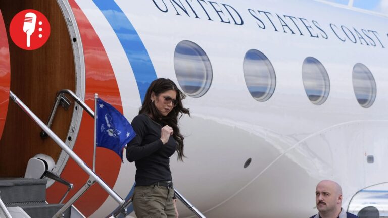 Kristi Noem gastó 172 millones de dólares en jets de lujo con dinero público