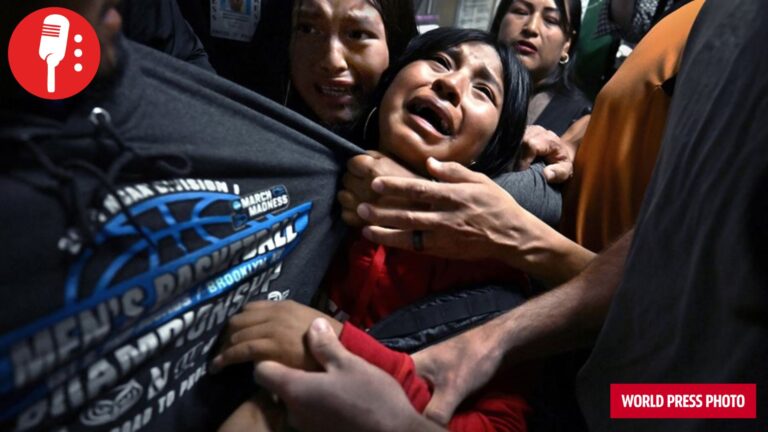 Fotografía de ICE separando a familia migrante se lleva el World Press Photo
