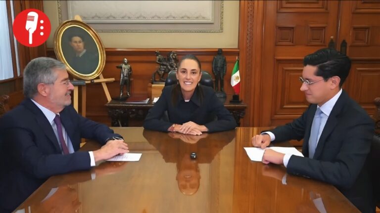 Juan Ramón de la Fuente deja la Cancillería, Roberto Velasco lo sustituye
