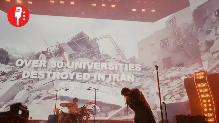 The Strokes da contundente mensaje sobre los conflictos bélicos