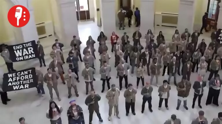 Veteranos protestan en el Capitolio contra la guerra en Irán