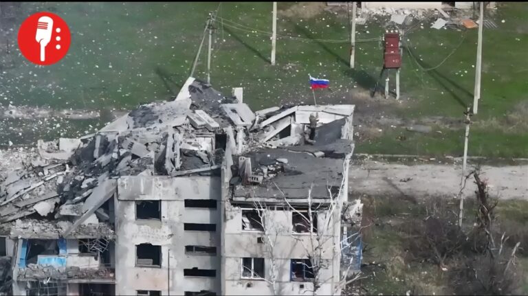 Rusia iza su bandera en Veterinárnoye