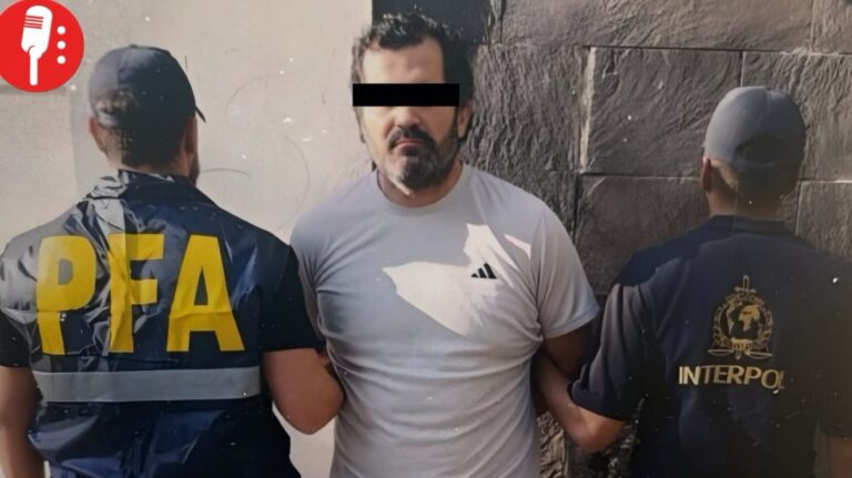 Contralmirante Farías busca asilo en Argentina