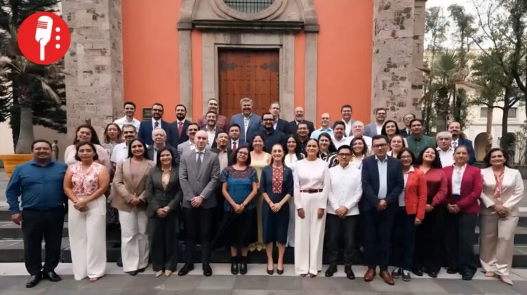 Ariadna Montiel renuncia a Bienestar para liderar Morena