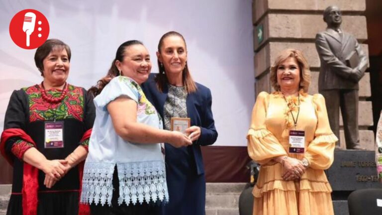 En el Día del Maestro, Sheinbaum anuncia aumento salarial del 9% a docentes