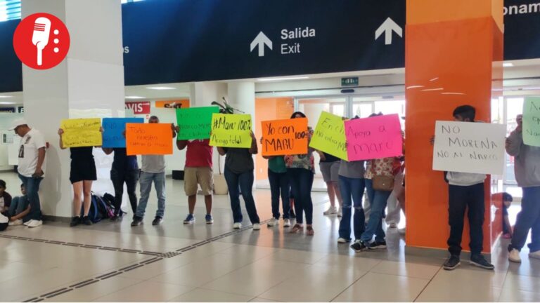 Gente de Maru Campos toma aeropuerto de Chihuahua tras llegada de Morena