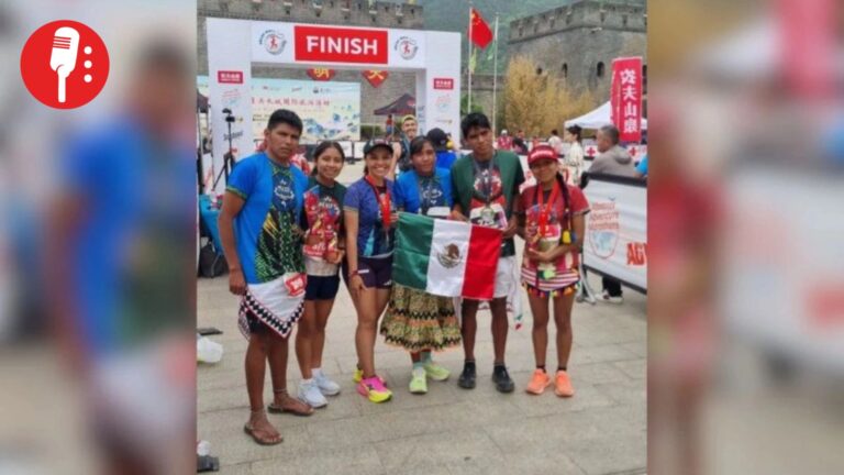 Corredores rarámuris y mixtecos arrasan en el Maratón de la Gran Muralla China