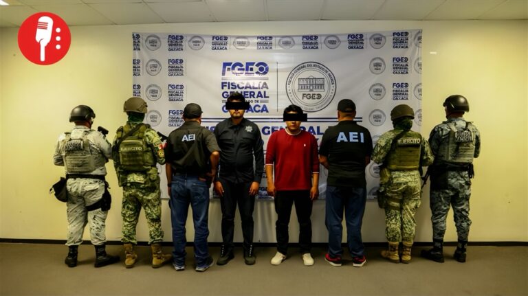 Detienen a director de Policía Vial de Santa María Atzompa por venta ilegal de armas