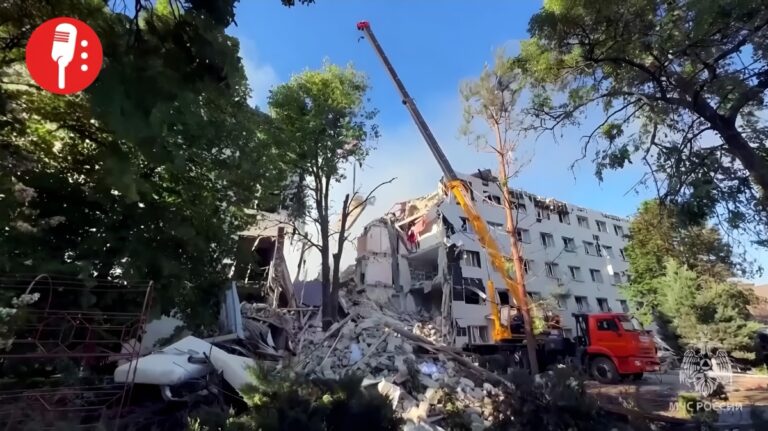 Jóvenes mueren en ataque a residencia estudiantil