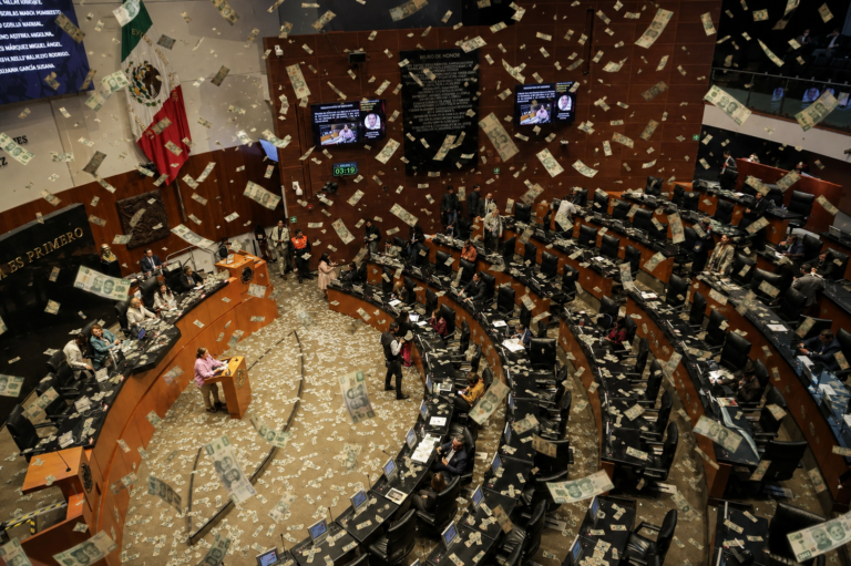 Nepotismo en el Senado: siete familiares de legisladores cuestan 315 mil pesos mensuales al erario