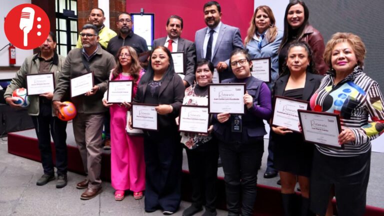Reconoce Toluca a periodistas por décadas de servicio informativo