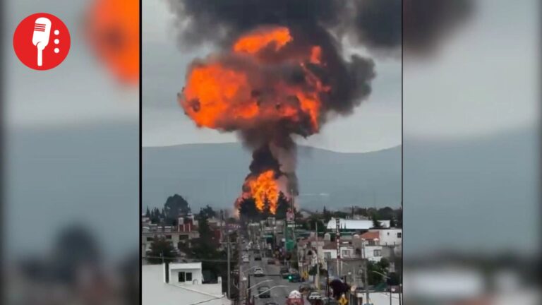 Explosión de presuntas pipas de huachicol en Puebla provoca evacuación de estudiantes