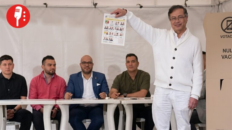 Petro denuncia fraude electoral en Colombia