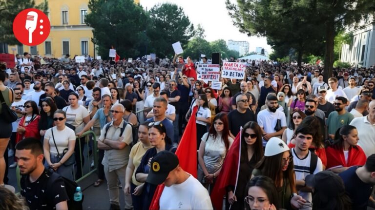 Protestas masivas en Albania contra proyecto turístico de lujo
