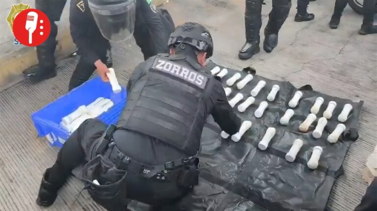 Hallan 59 explosivos caseros en autobús que viajaba al sur de la Ciudad de México