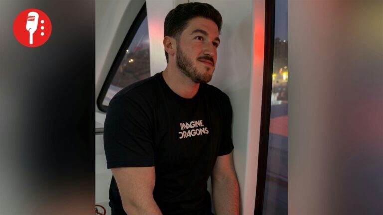 Samuel García convierte el monorriel en su palco personal