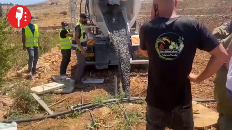 Israel tapa con cemento el agua de los palestinos