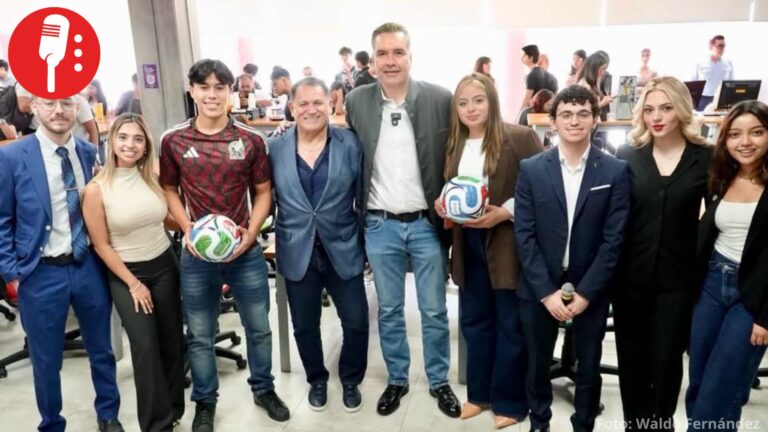 Waldo Fernández lleva charla sobre futbol y políticas públicas a universitarios de la U-ERRE