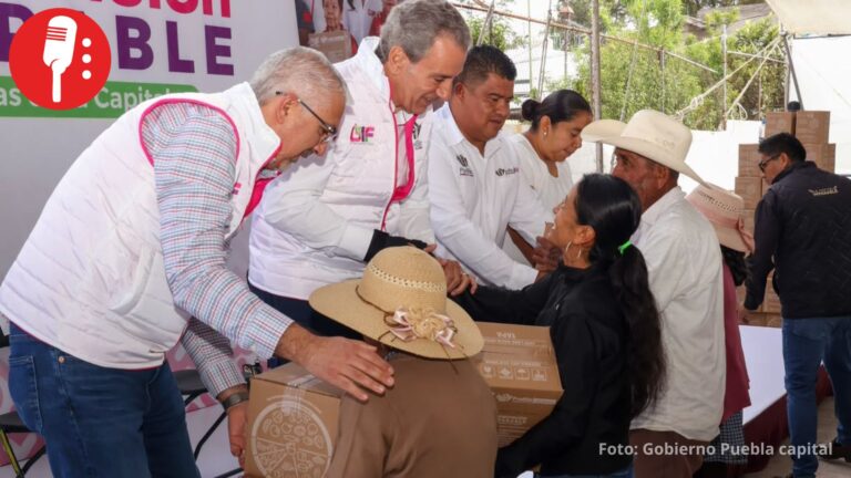 Gobierno de Puebla Capital entrega despensas a familias de Santa María Guadalupe Tecola