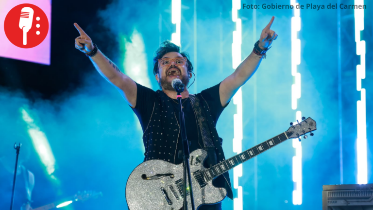 Aleks Syntek reúne a miles en una noche de pop durante la Feria del Carmen 2026
