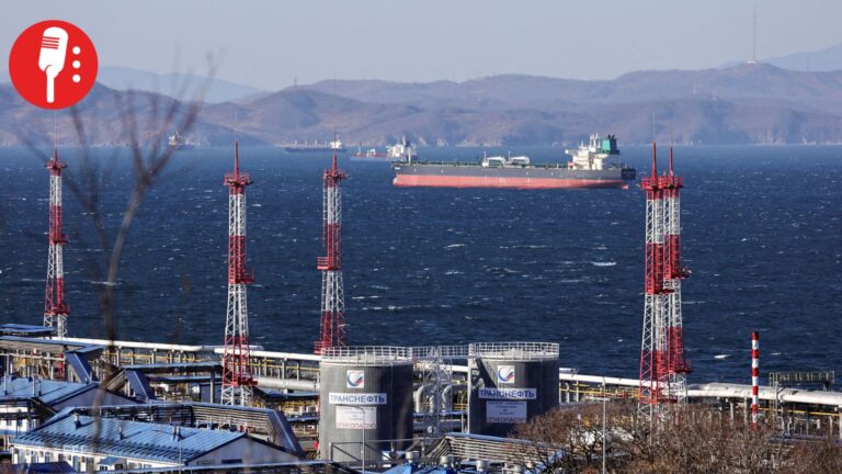 China rechaza sanciones de EUA por comprar petróleo ruso; advierte que responderá