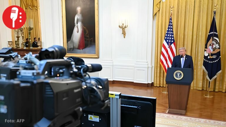 Operador de teleprompter de Trump ganó 100 mil USD por “atinarle” a sus discursos
