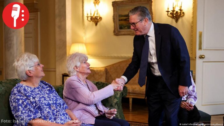 Reino Unido pide perdón por dar en adopción forzada a cerca de 186 mil hijos de madres solteras