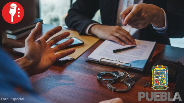 Puebla destituye e inhabilita a siete servidores públicos por incumplimientos administrativos