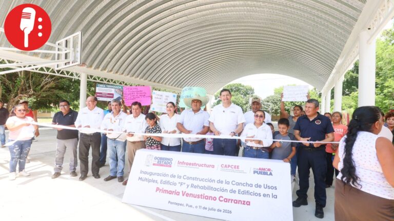Gobierno de Puebla entrega escuelas rehabilitadas tras daños por tormenta “Jerry”