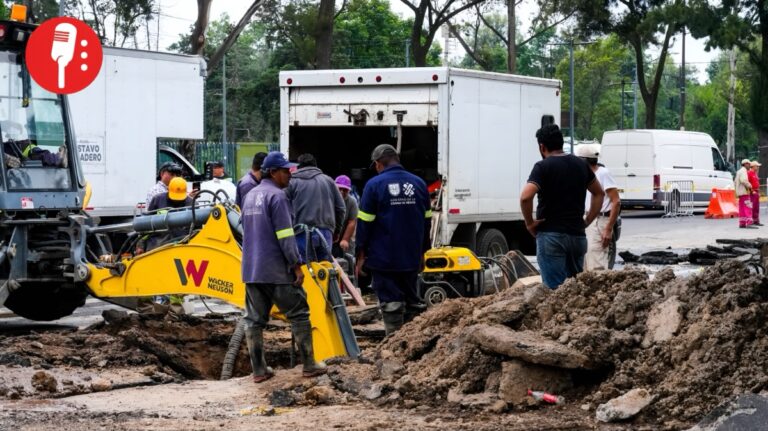 Cuadrillas reparan fuga de agua en Loreto Fabela; descartan grieta en San Juan de Aragón