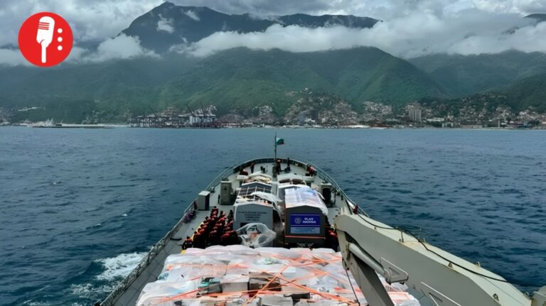 Buques mexicanos llevan ayuda a Venezuela