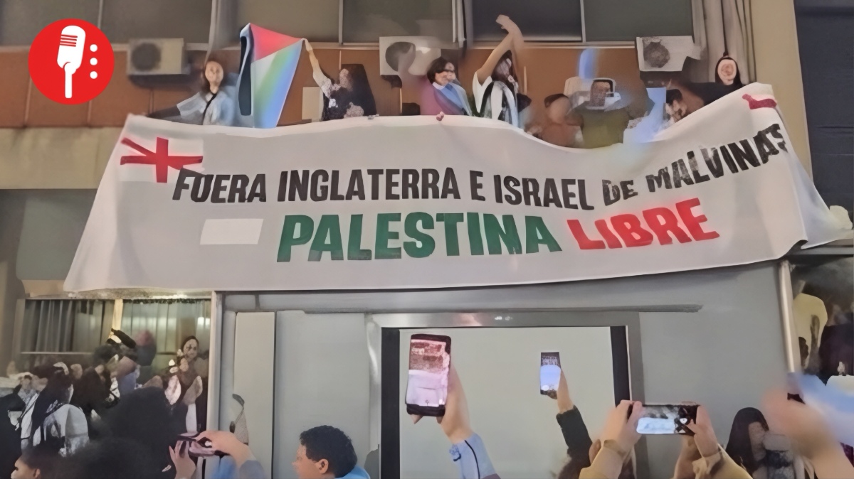 Una manta pro Palestina aparece en los festejos por la final de Argentina