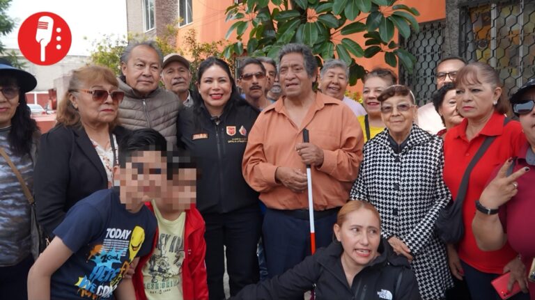 Iztacalco entrega casi 500 apoyos a personas con discapacidad