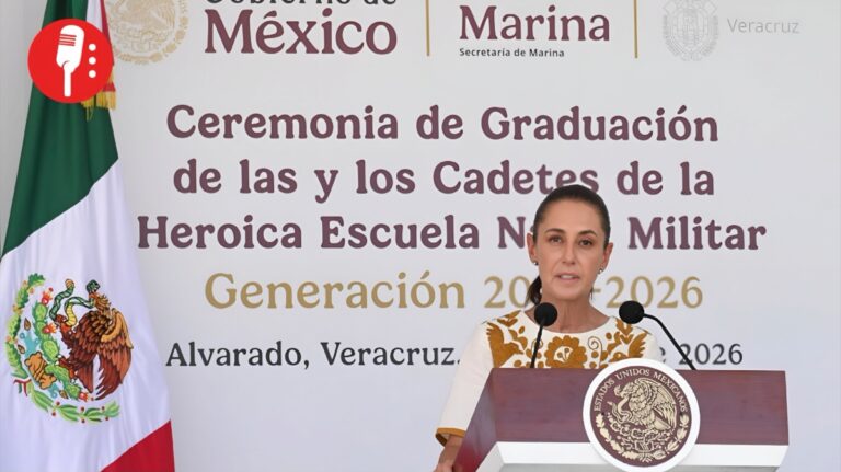 Sheinbaum elogia a la Marina en graduación de guardiamarinas