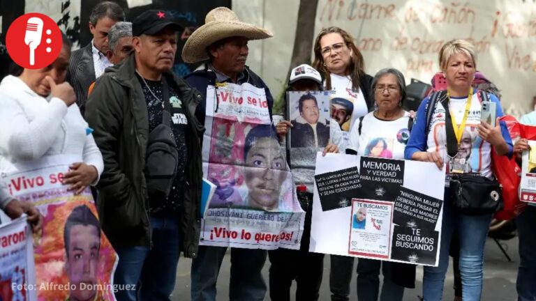 Padres de los 43 exigen que Ángel Aguirre permanezca en prisión toda su vida
