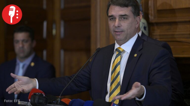 Flávio Bolsonaro mintió en su CV: presume un posgrado que nunca cursó